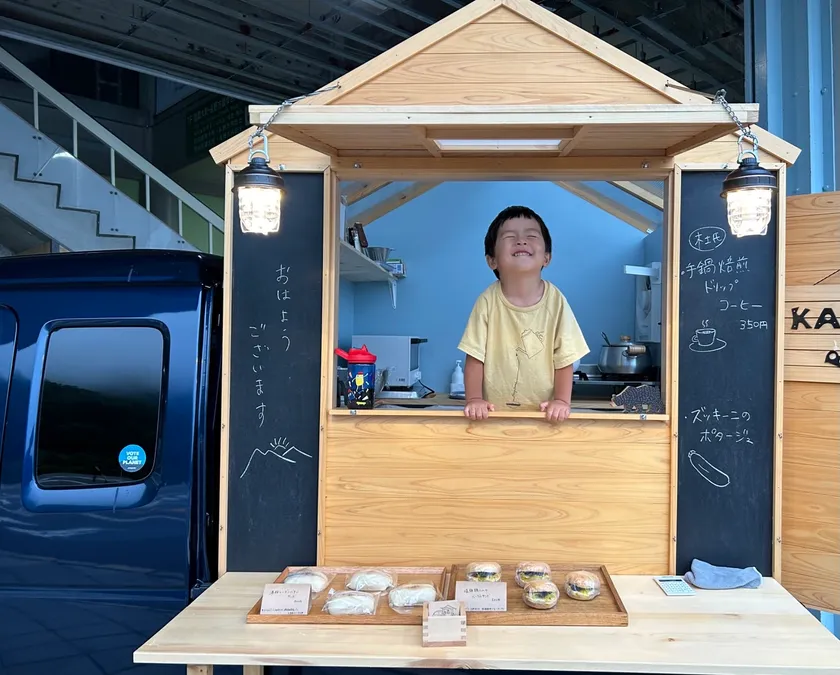キッチンカー「カクネバル」