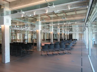 西置繭所1階 多目的ホール　※画像提供　富岡市