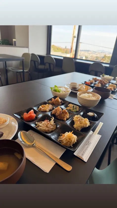 家族や友人とのお食事に最適な空間