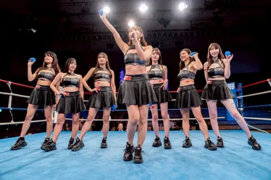 ボール投げ企画で会場を盛り上げる