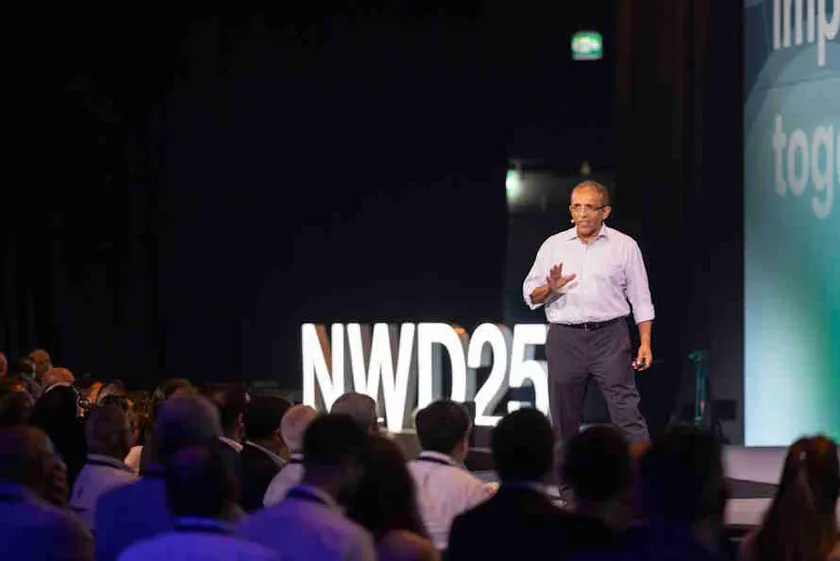 基調講演を行うランジェイ・グラティ氏