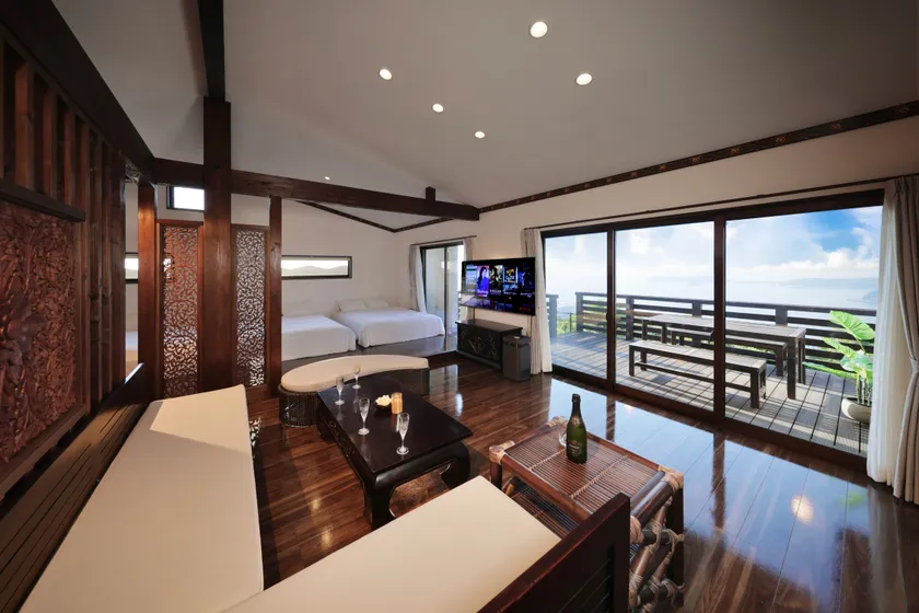 バリ風のデザインを目指した内装