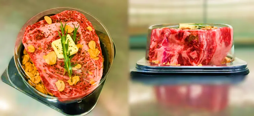 インパクト大のウルルステーキ