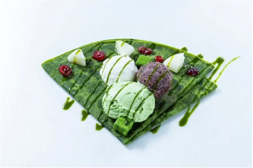 冷たい白玉をトッピング!