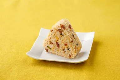 らーめん信玄監修　辛味噌チャーハンおにぎり