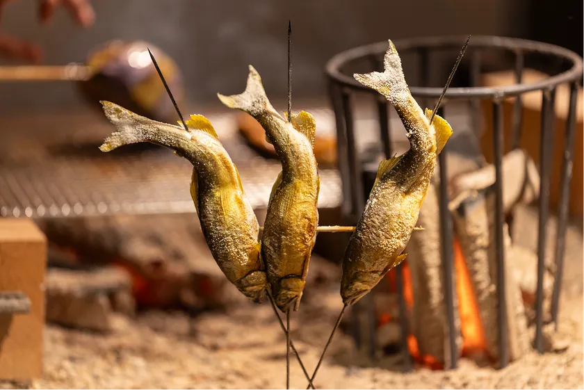 季節の食材の原始焼き