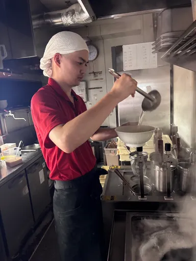 真剣なスタッフ