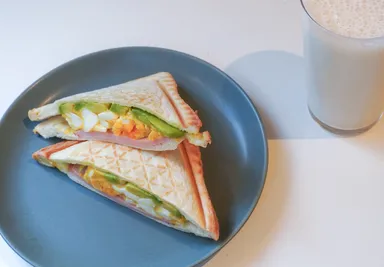 MCTオイルを使用した自家製マヨネーズのホットサンド