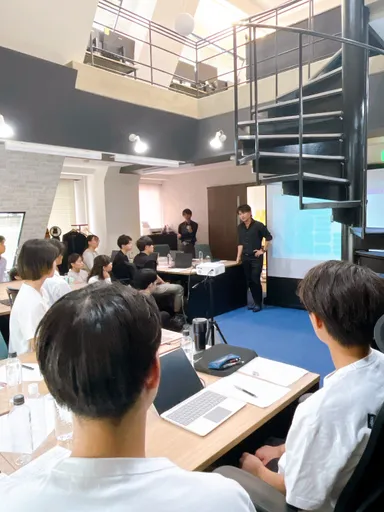 代表からのフィードバックの様子