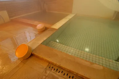 珍しい2色の自家源泉