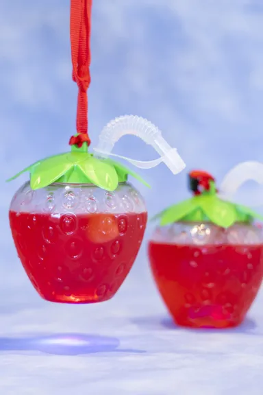 光る！いちごサイダー