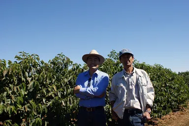 左側：タケオ フクダ氏　右側：トミオ フクダ氏
