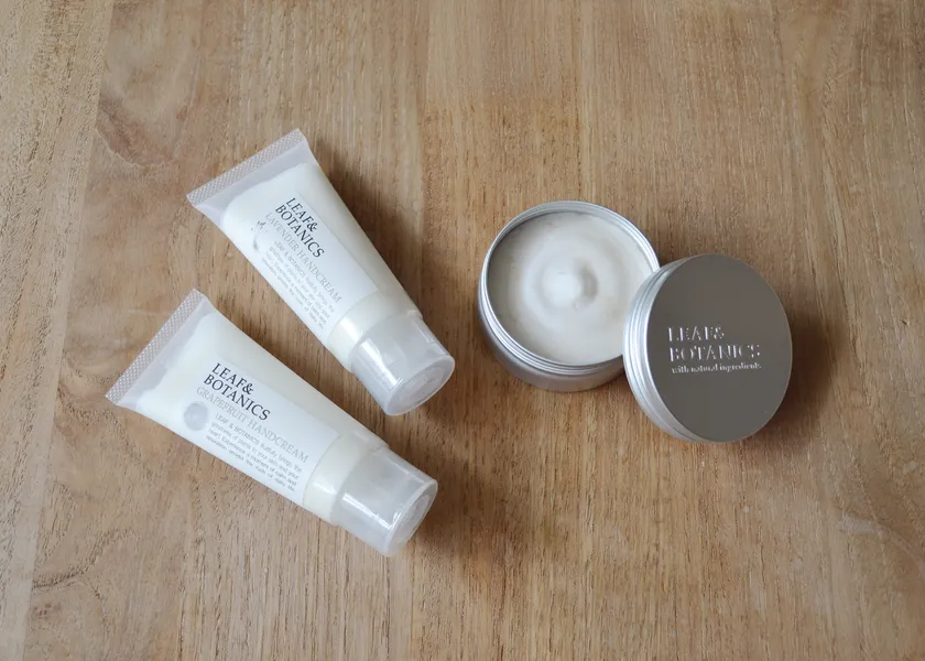 (左から)ハンドクリーム グレープフルーツ / ハンドクリーム ラベンダー / ナイトハンドクリーム