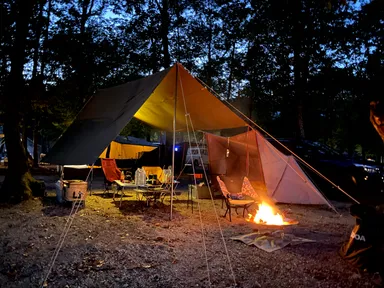 焚き火を前に。Color：オールドピンク