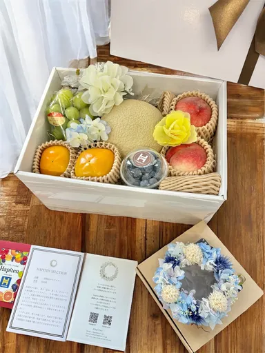 静岡県産マスクメロンと季節の果物が奏でる旬果のアソート　リース付き