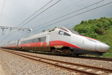 イタリア国鉄の誇るフレッチアルジェント(銀の矢)