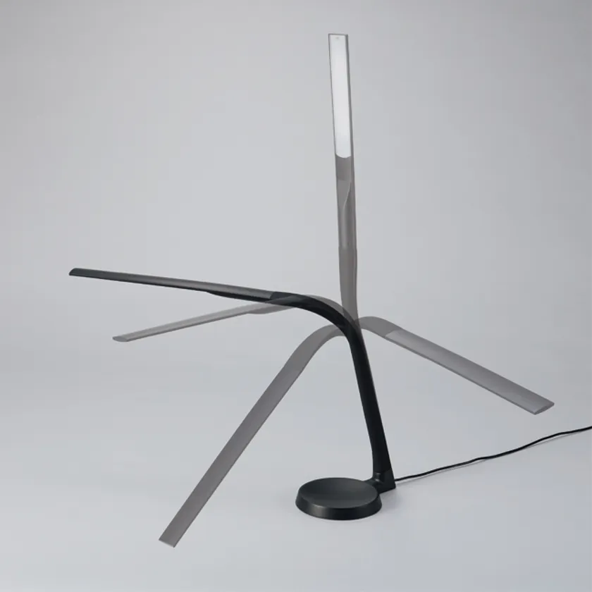 フレキシブルアームを採用