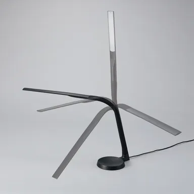 フレキシブルアームを採用