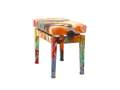 ピアノ椅子にもアートを印刷