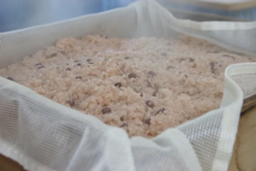 創業明治4年の老舗和菓子屋「又一庵」がつくるふっくら、もちもちのお赤飯