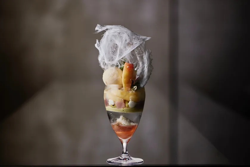 アサコイワヤナギ 5,600円の華麗なパフェ(ドリンク付)