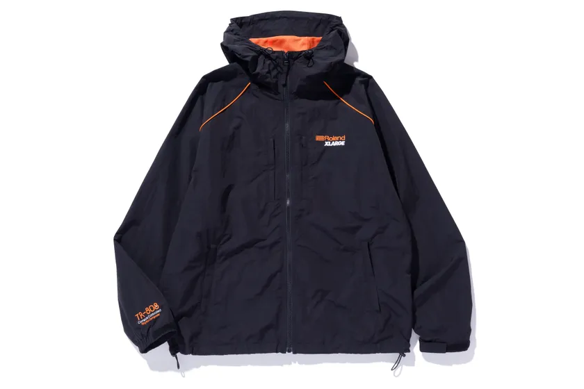 ナイロン・フード・ジャケット(表)