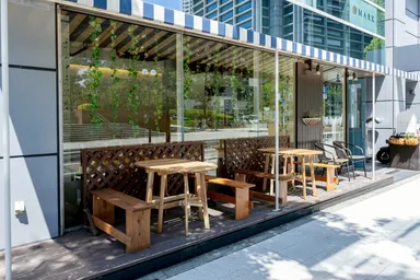 テラス席を新設