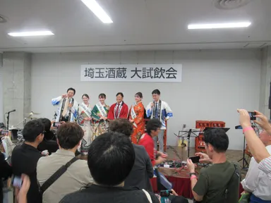 昨年度の大試飲会乾杯の様子