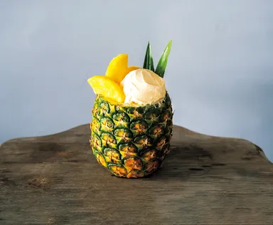 【イリ玉城農園】「沖縄県産パイン丸ごとパフェ」