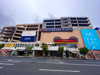 万代ビルボードプレイス外観