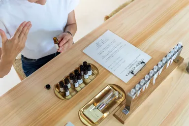 お守り香水作り体験の様子4