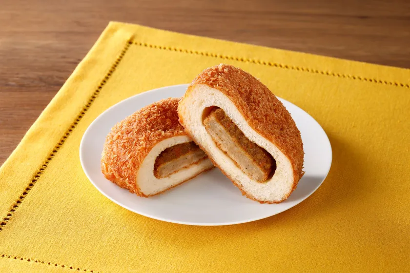 北陸製菓監修 メンチカツカレーパン