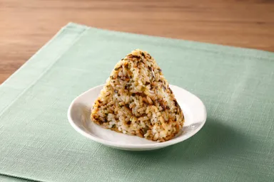 北陸製菓監修　ビーバーあおさ塩風味おにぎり