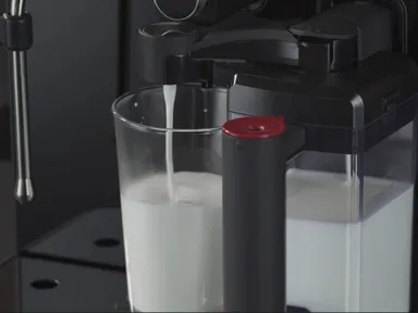 カラフェにより自動のミルクフォーム