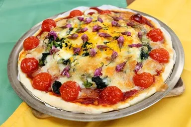 お花見ピザづくり