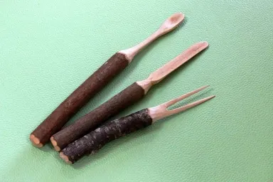 さくらの小枝でクラフト体験