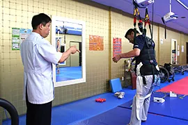 空中リハビリトレーニング