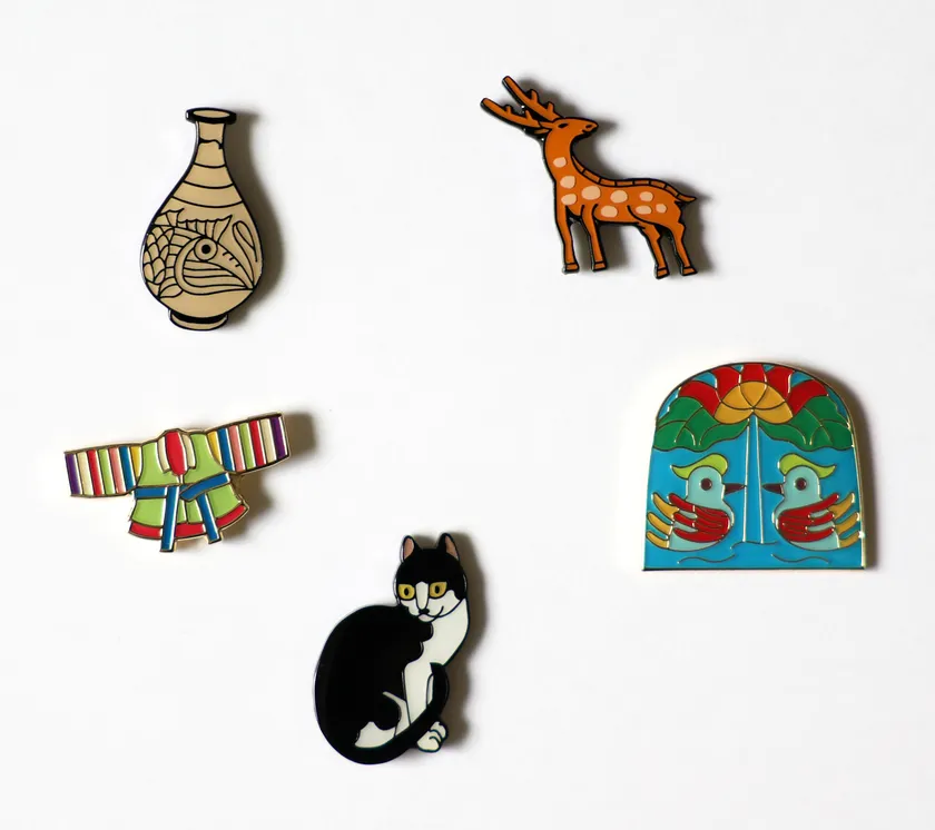 画像10 オリジナルグッズ ピンバッジ