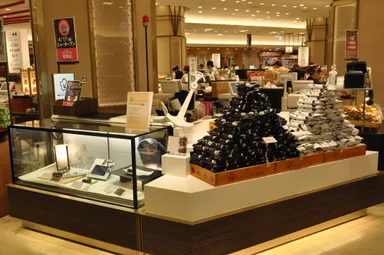 阪急うめだ本店「餡菓桜　ANCHOR-ROW」