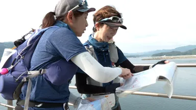 地図で最短ルートを探す選手