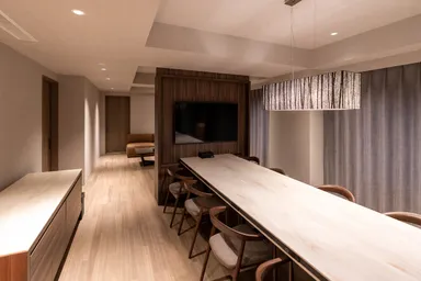 客室(スイートルーム：ダイニング)