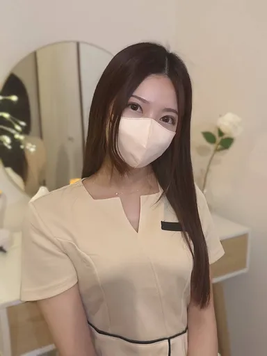 fl Notis六本木店　店長RISA