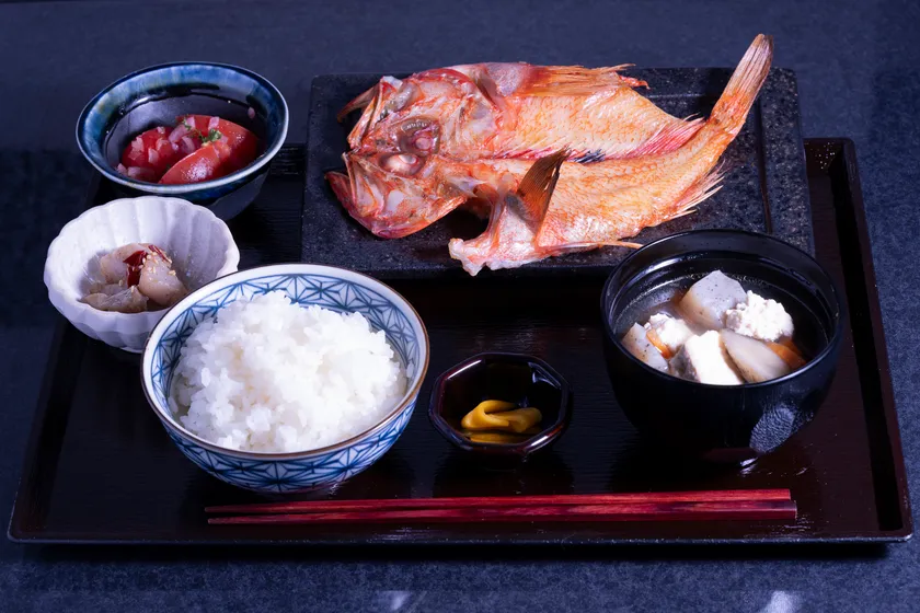 あさげ馳走かねこ