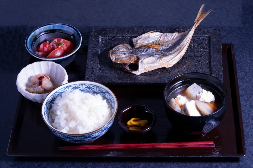 あさげ馳走かねこ 地魚の干物定食