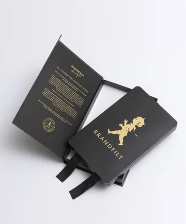 ブラック＋マットゴールド