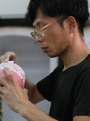 桑田 卓郎 氏(陶芸家)