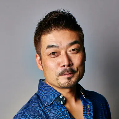 白石 普 氏(タイル職人)