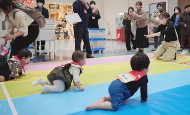 MOMO全館まるごと運動会2025_アカチャンホンポ_ハイハイレース