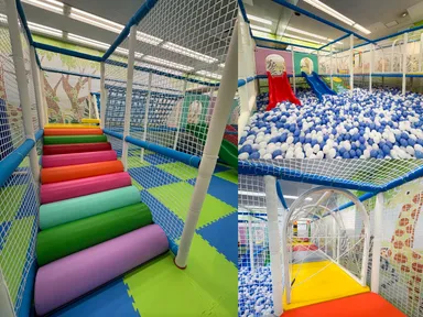 二階建ての巨大ジャングルジム