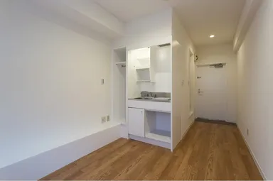 館内はオークで統一